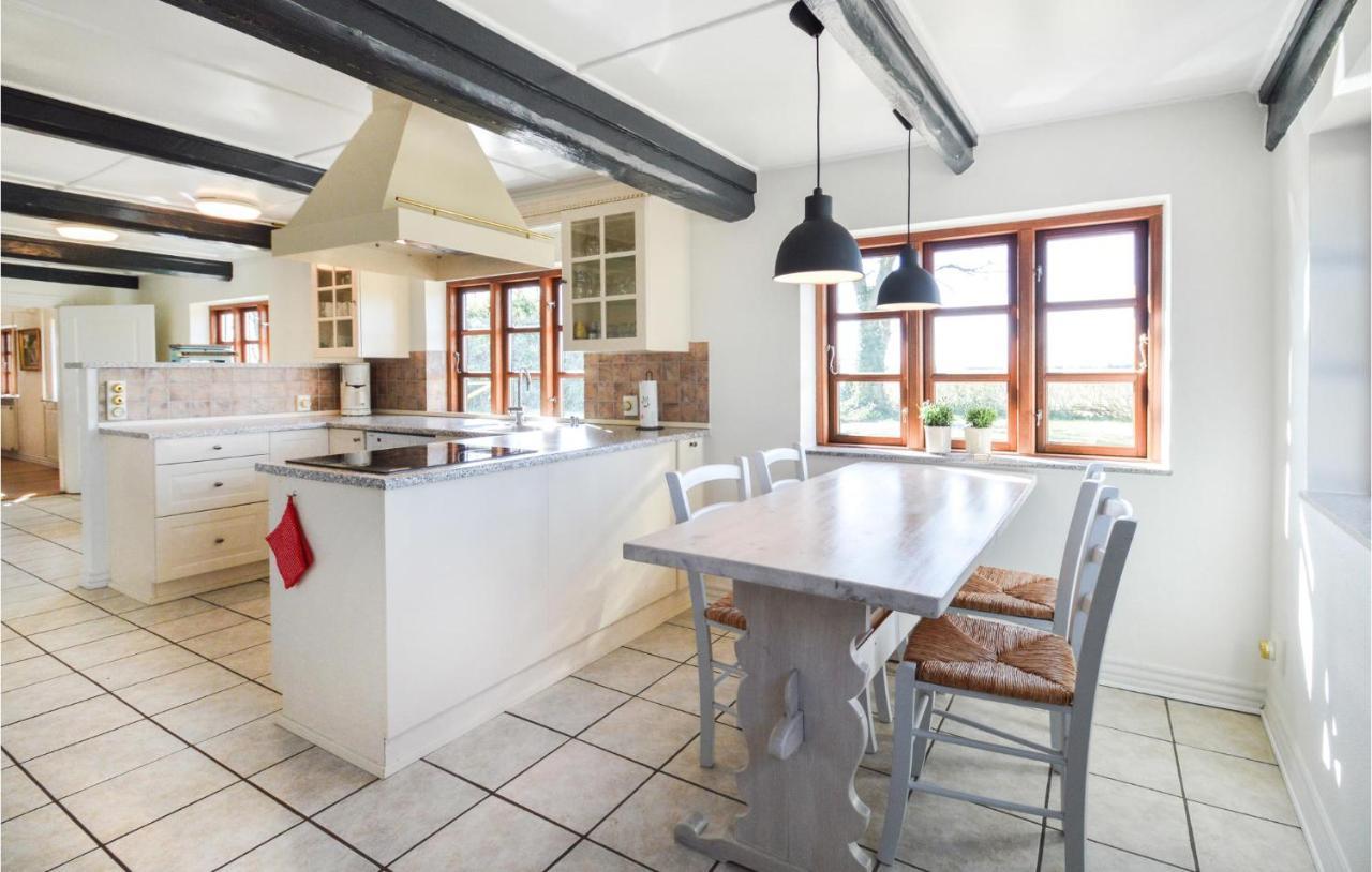 Beautiful Home In Sllested With Kitchen Sollested  エクステリア 写真